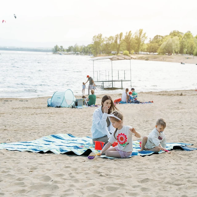 Pikniková deka inSPORTline Livetino 300x200 cm - ibišková noc