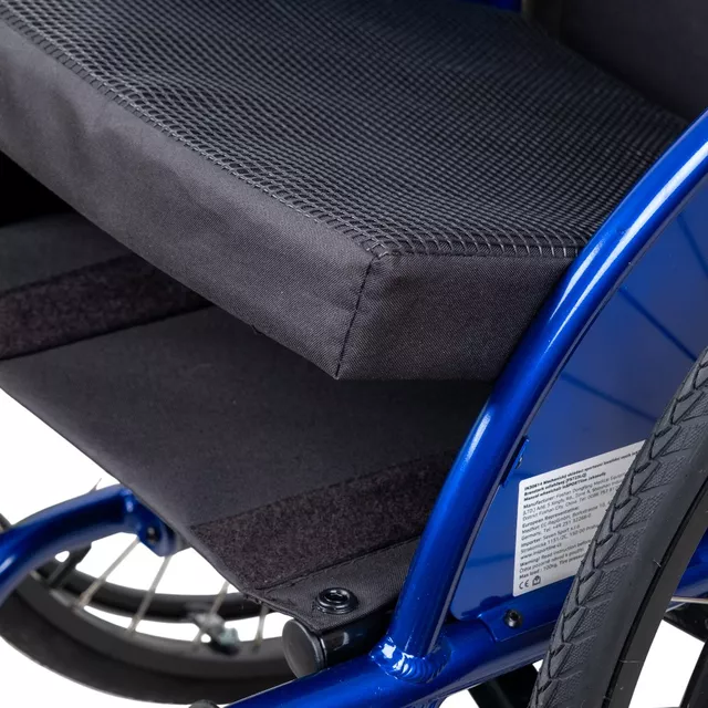 Mechanický skládací sportovní invalidní vozík inSPORTline Brenstark odlehčený • 11,7kg • do 100kg
