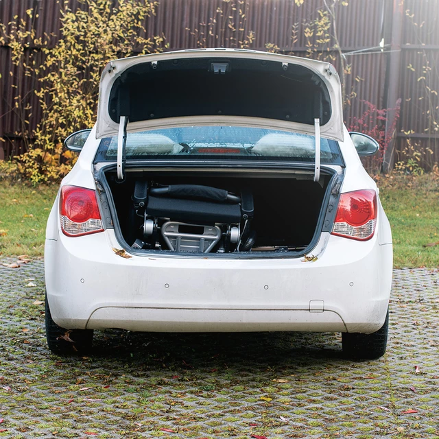 Elektrický invalidní vozík inSPORTline Hawkie Basic II • 500W • 27,75kg • do 130kg • až 24km dojezd - zelená