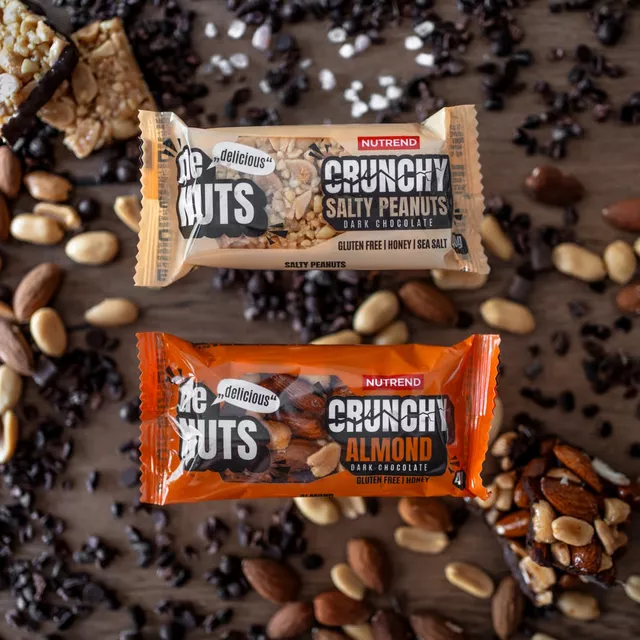 Tyčinka Nutrend DeNuts Crunchy 40g