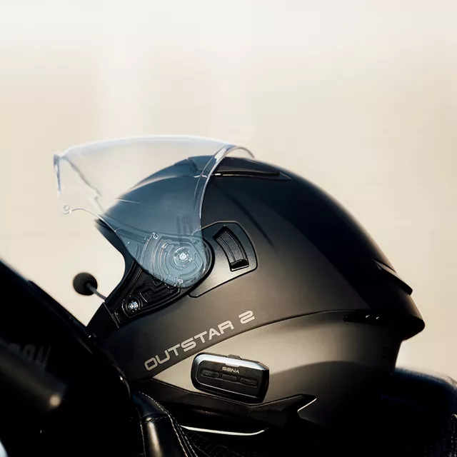 Moto přilba s headsetem SENA Outstar 2 - černá matná